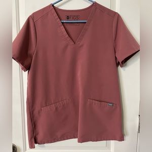 Figs casma medium scrub top